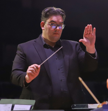 Shaun Gibbons conducting
